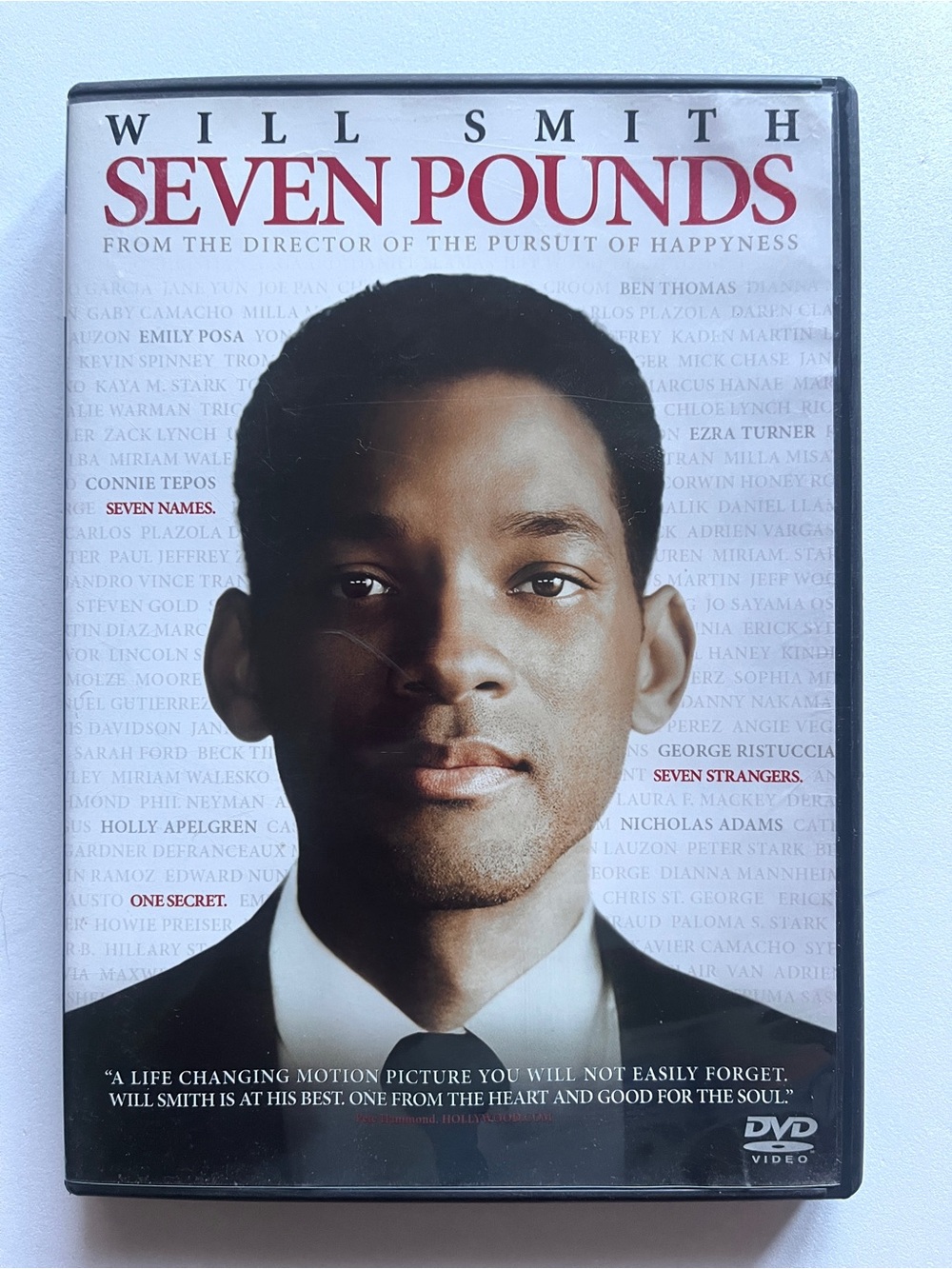 Willi Smith Seven Pounds DVD — White & Red Cover